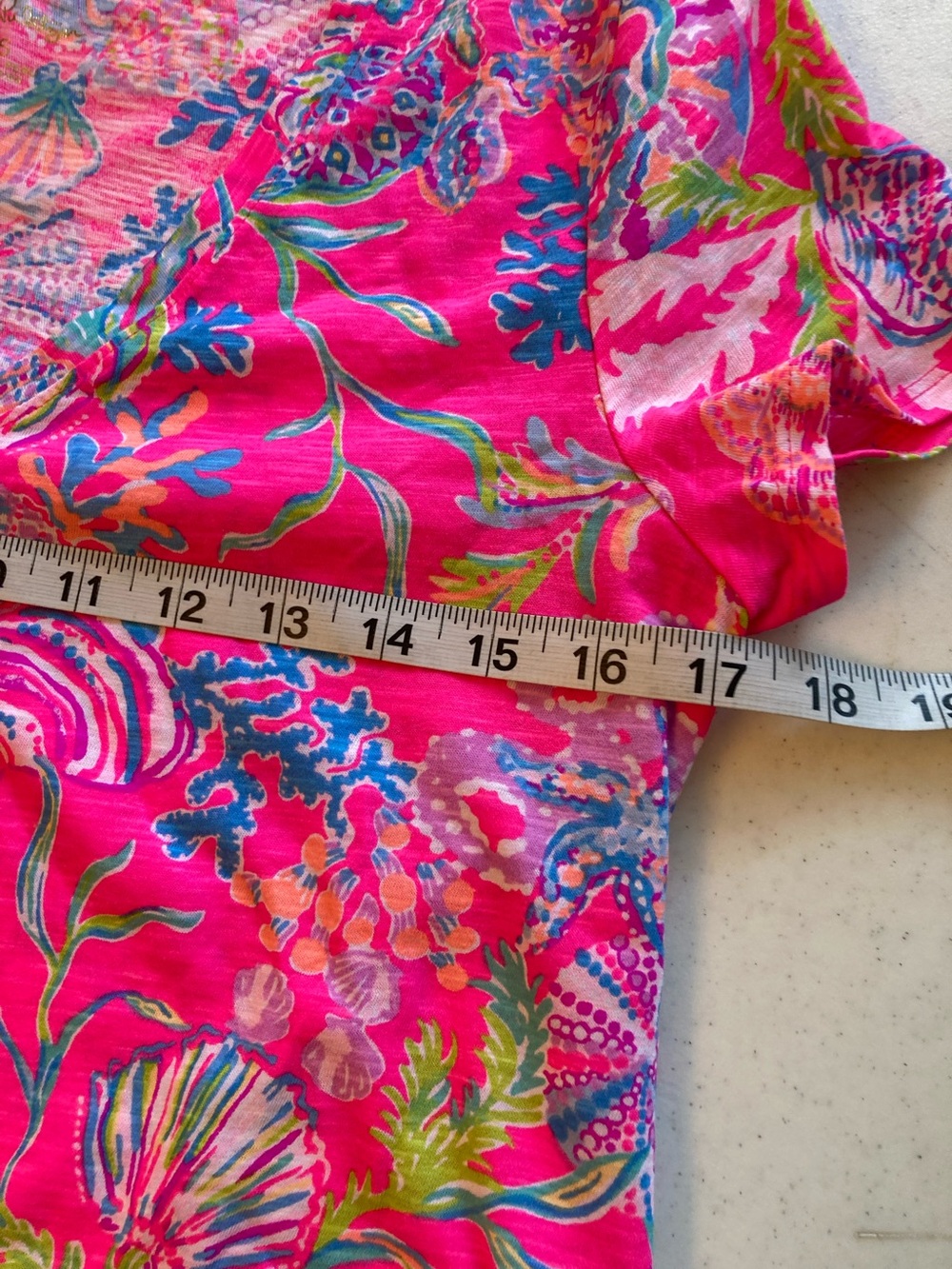 Lilly Pulitzer Hot Pink Multicolor Floral V‑Neck Tee - Picture 4 of 5